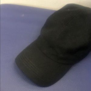 Black luxe baseball hat ( Lito Planai )